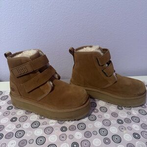 UGG Kids Neumel Platform